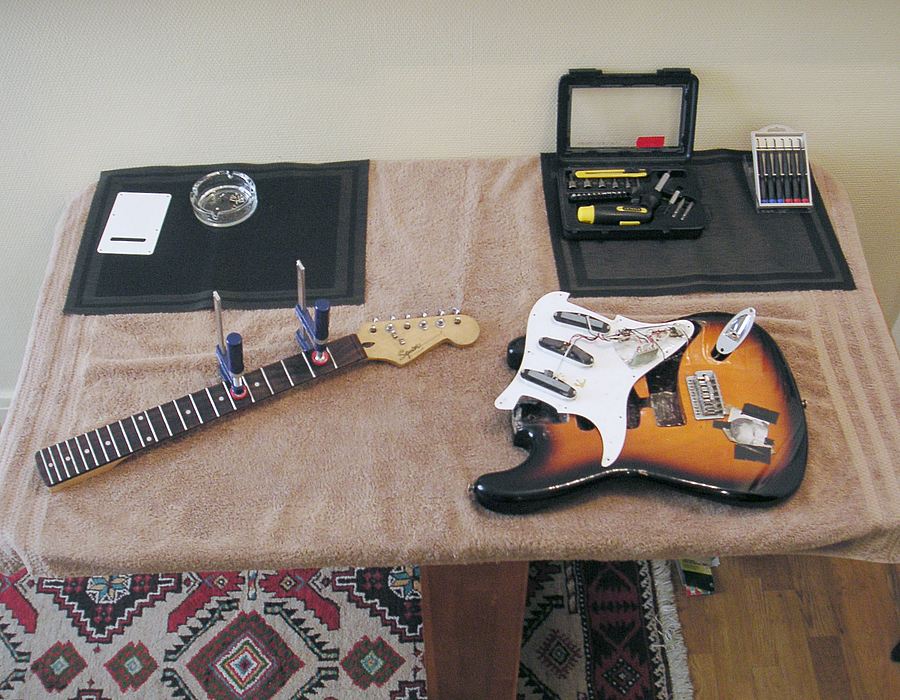 Strat in pieces